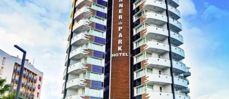 The Corner Park Hotel