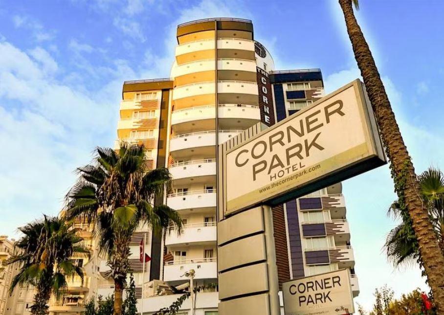 The Corner Park Hotel