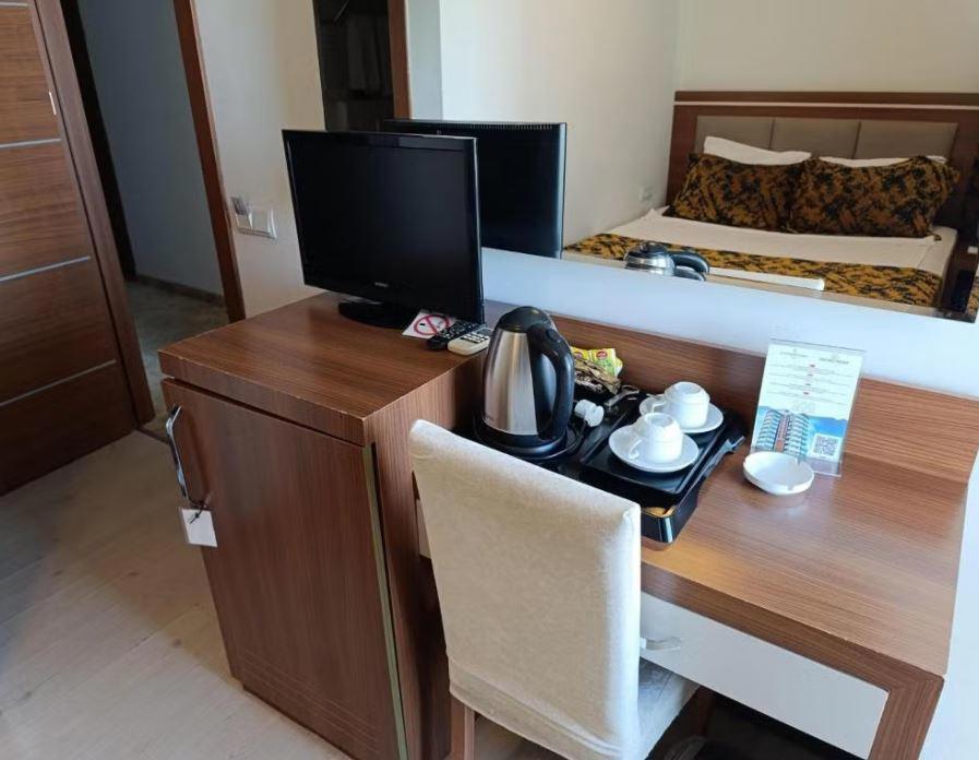 The Corner Park Hotel