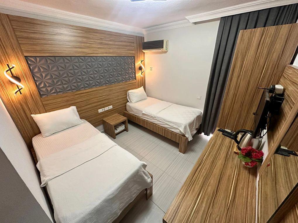 Royal Ezel Hotel