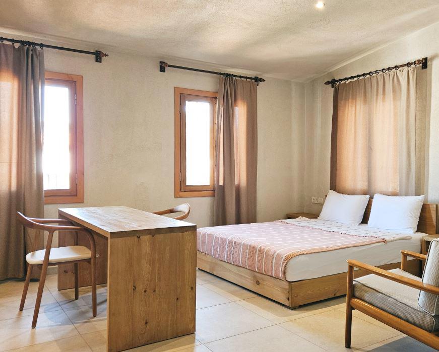 Nephos Beach Hotel