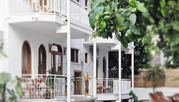 Nephos Beach Hotel
