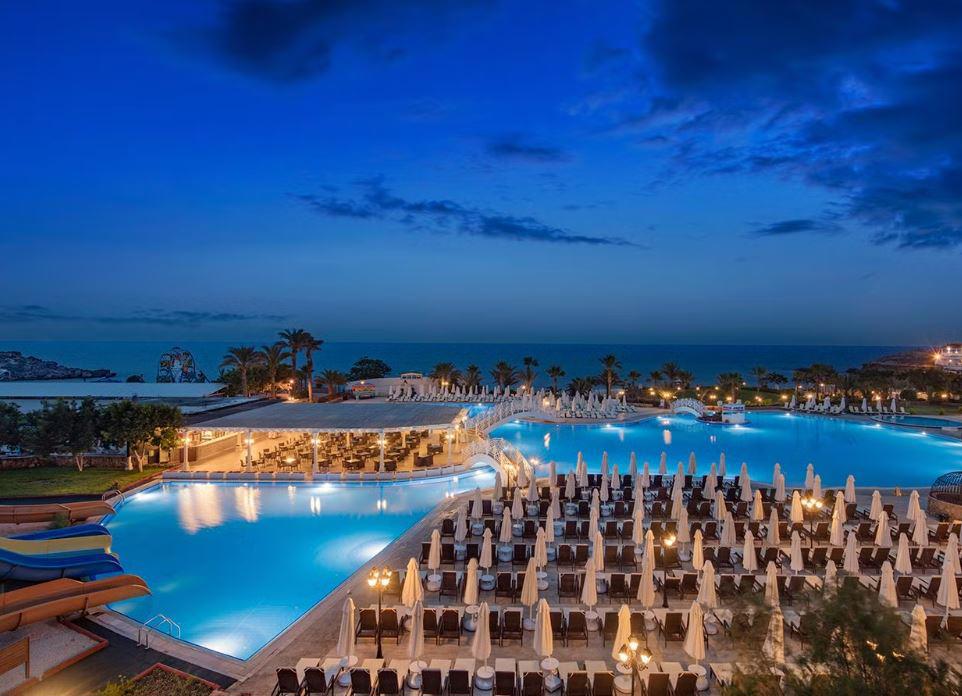 Acapulco Resort Convention Spa Hotel