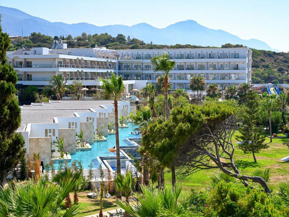 Acapulco Resort Convention Spa Hotel