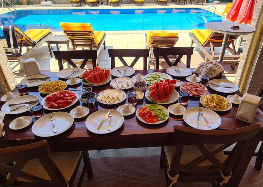 California Apart Hotel