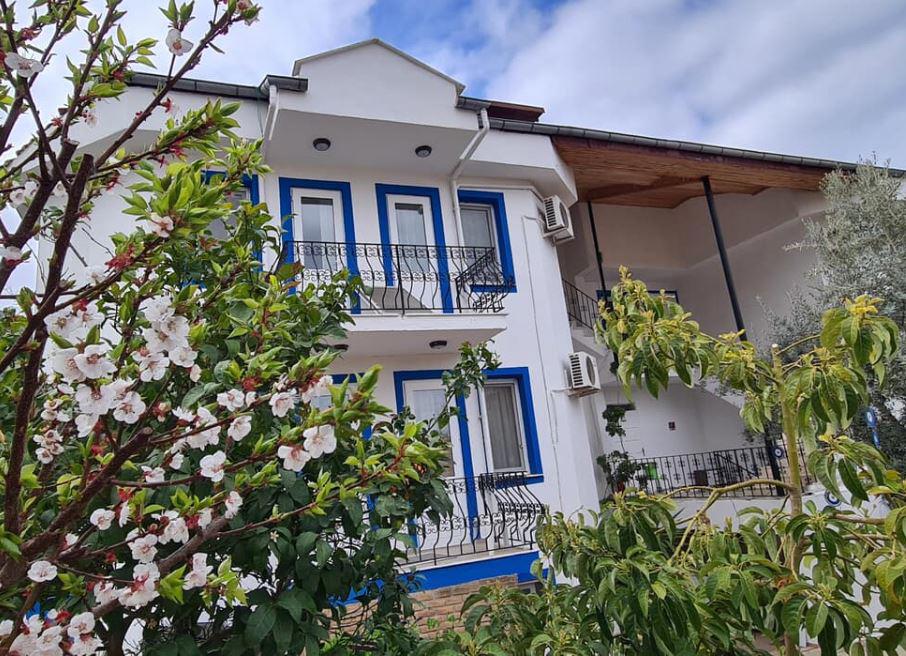 California Apart Hotel