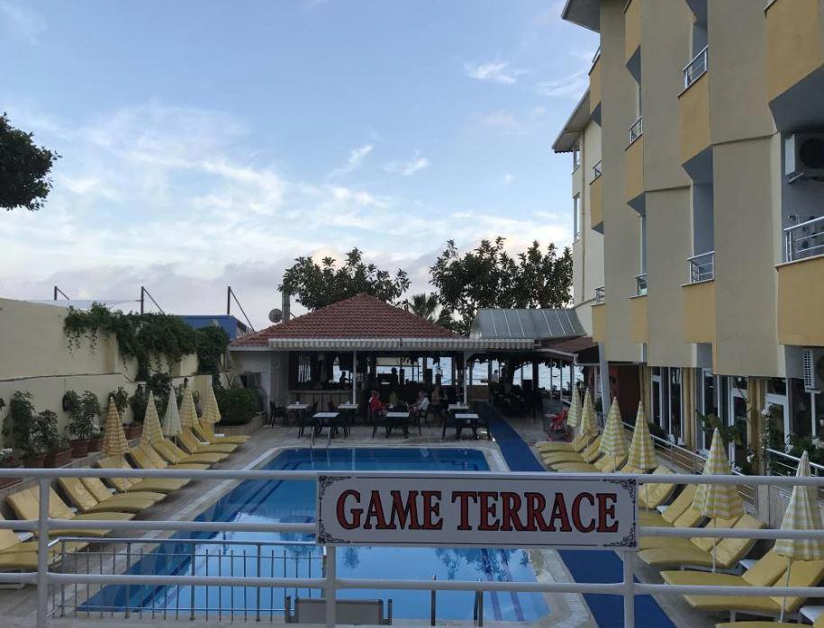 Muz Hotel