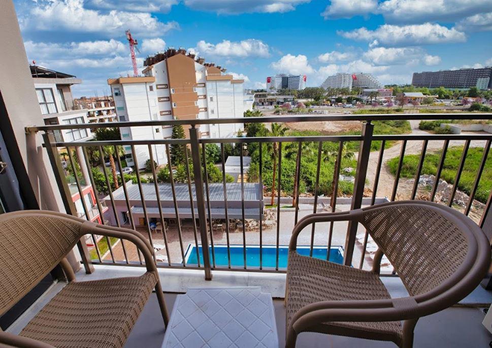 Laristone Suite Spa Hotel