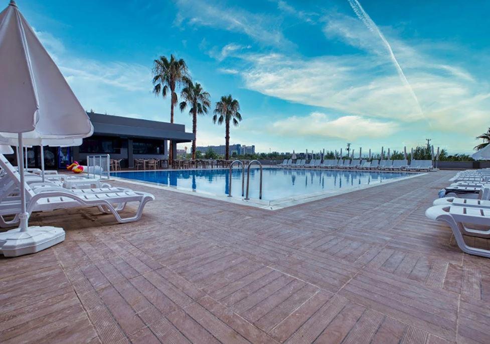 Laristone Suite Spa Hotel