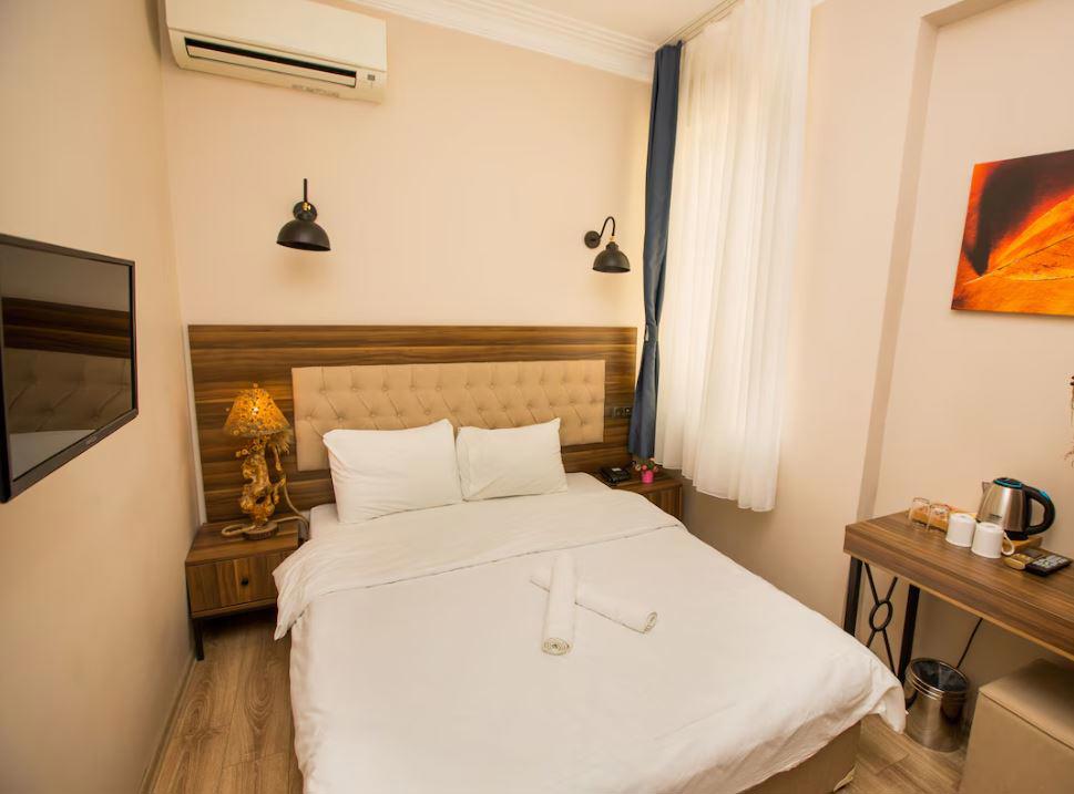 Corner Garden Hotel