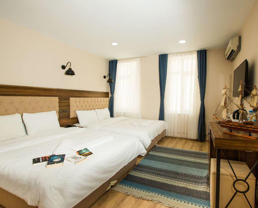 Corner Garden Hotel