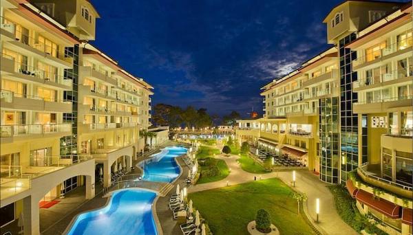Akra Kemer