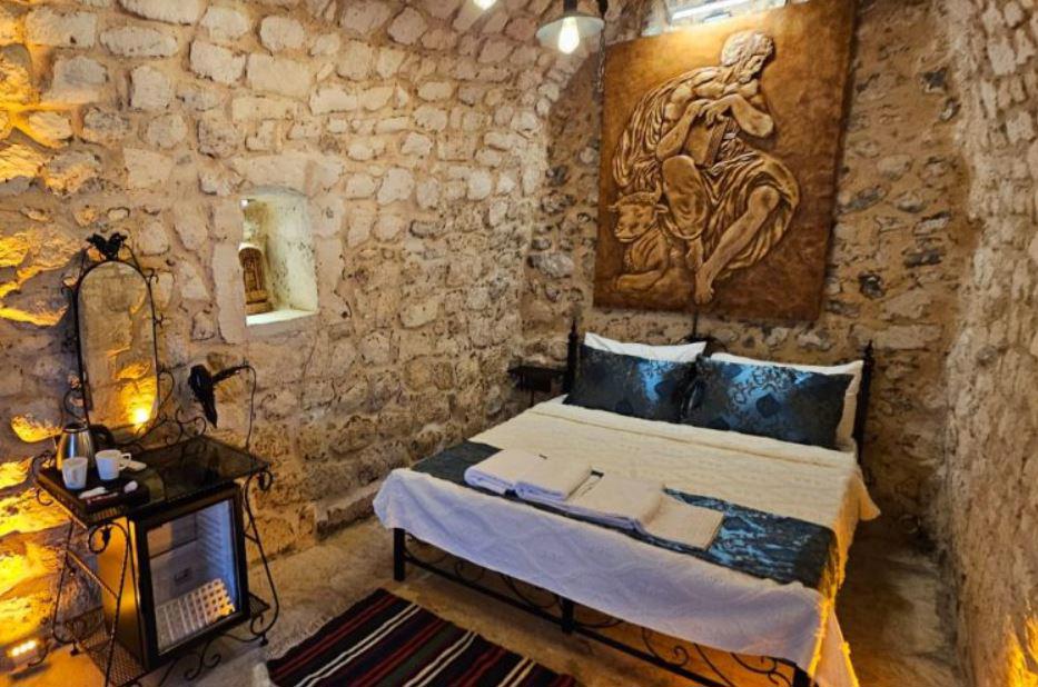 Cleopatra Antique Hotel