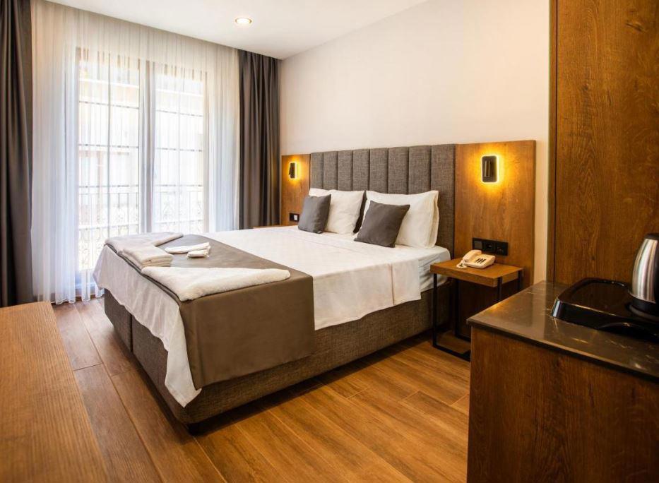 Grand Business Hotel