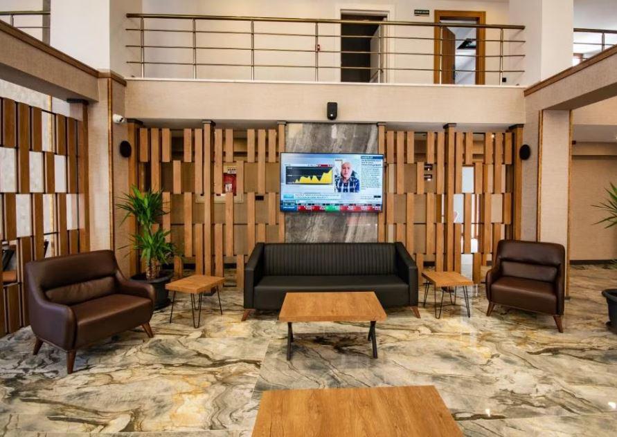 Grand Business Hotel