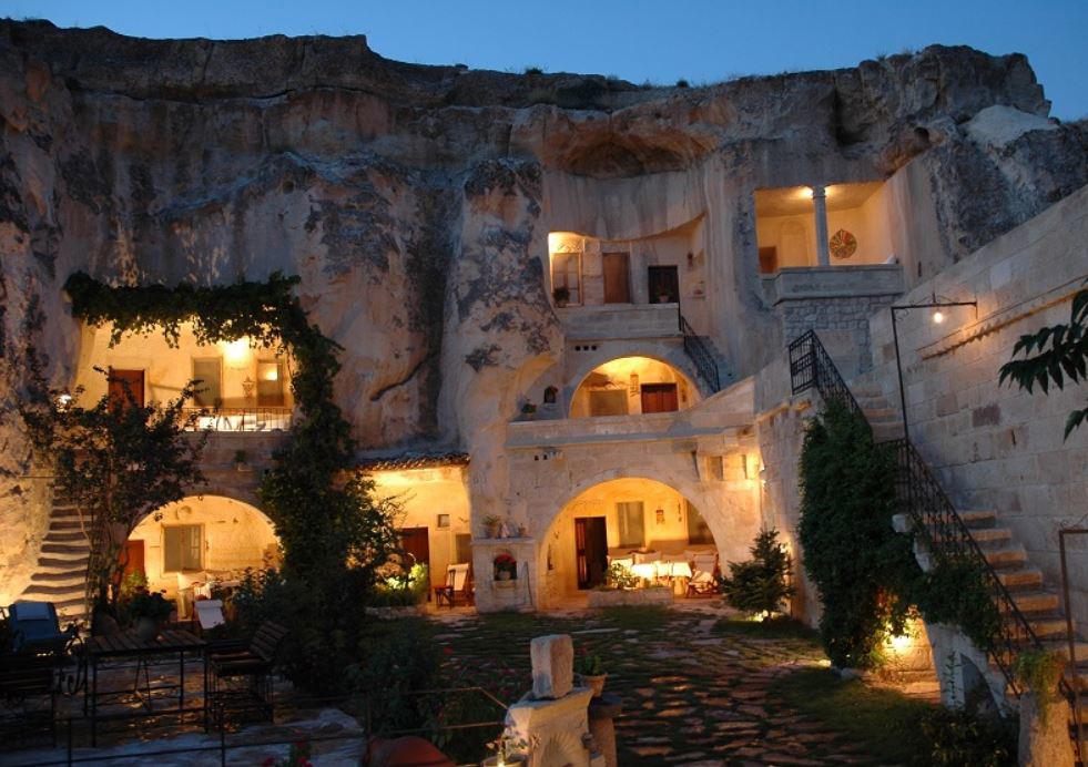 Elkepevi Cave Houses