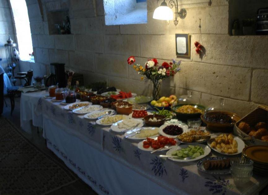 Elkepevi Cave Houses