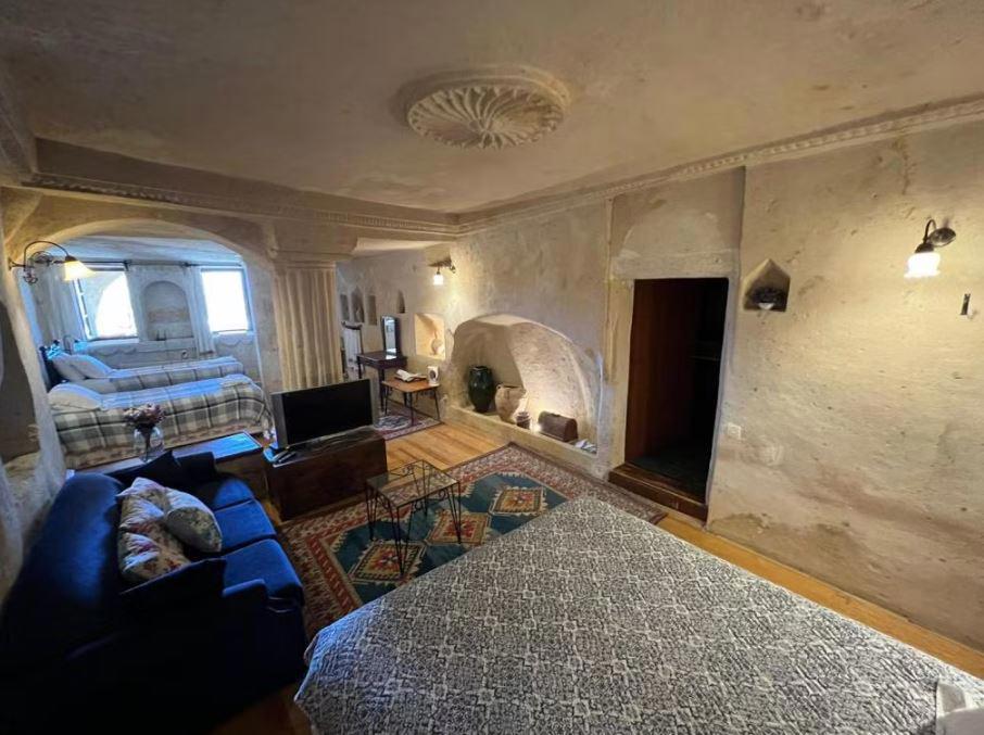 Elkepevi Cave Houses