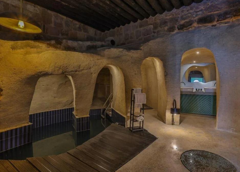Eka Cave Maison
