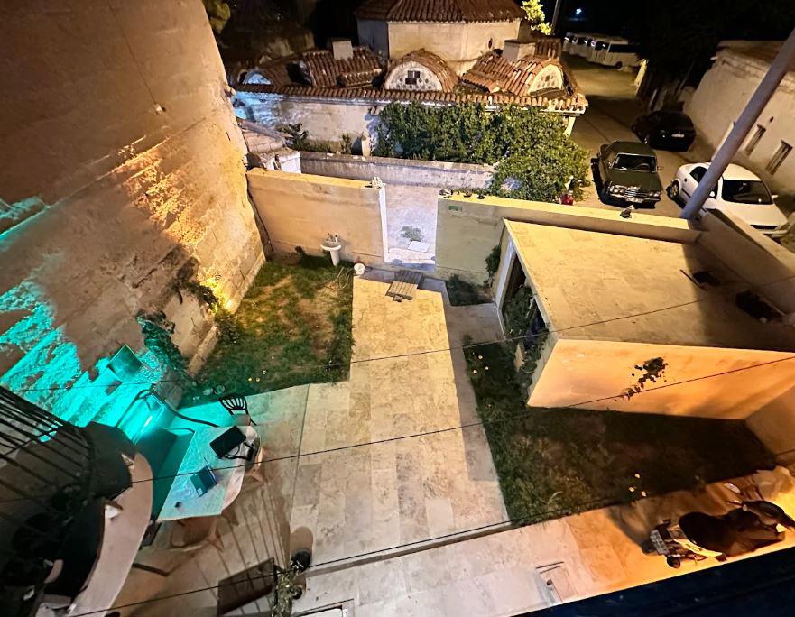 Uluyol Stone House