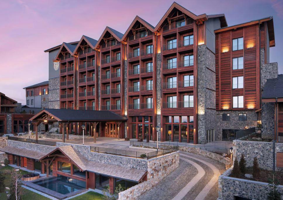 Ceylan Splend'or Uludag, Autograph Collection