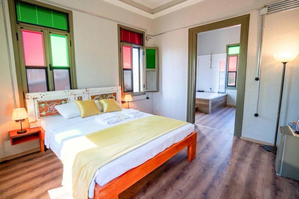 Macaron Latibule Guest House (Adult Only 12+)