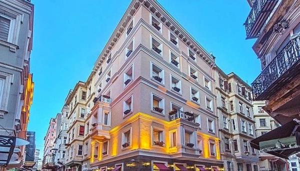 Meroddi Pera Flats