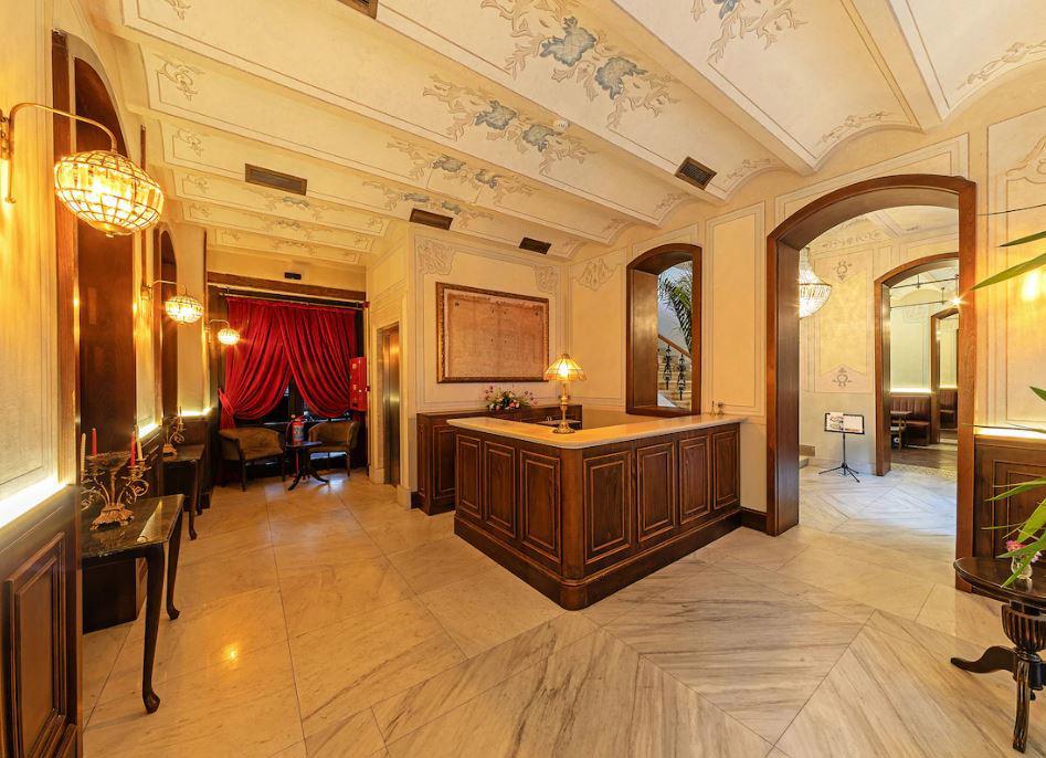 Meroddi Barnathan Hotel