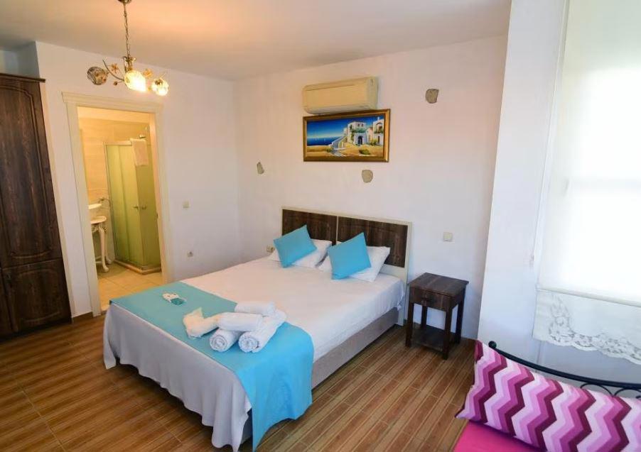 Mor Salkım Konağı Alaçatı