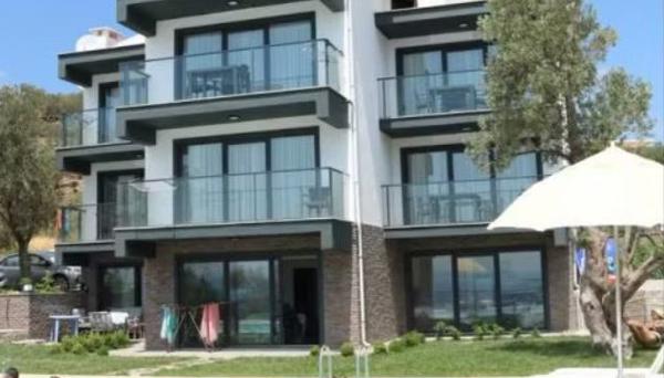 Assos Luna Houses