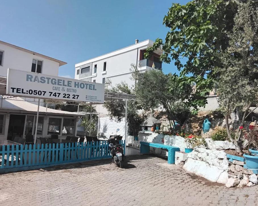 Rastgele Otel Cafe & Bistro Sığacık