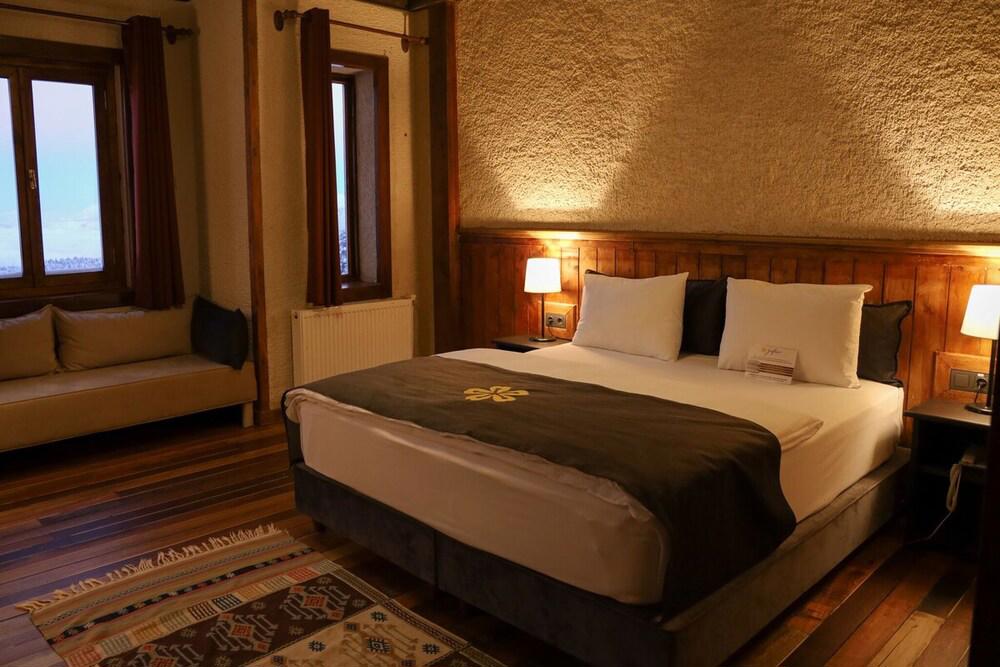 Zifin Hotel