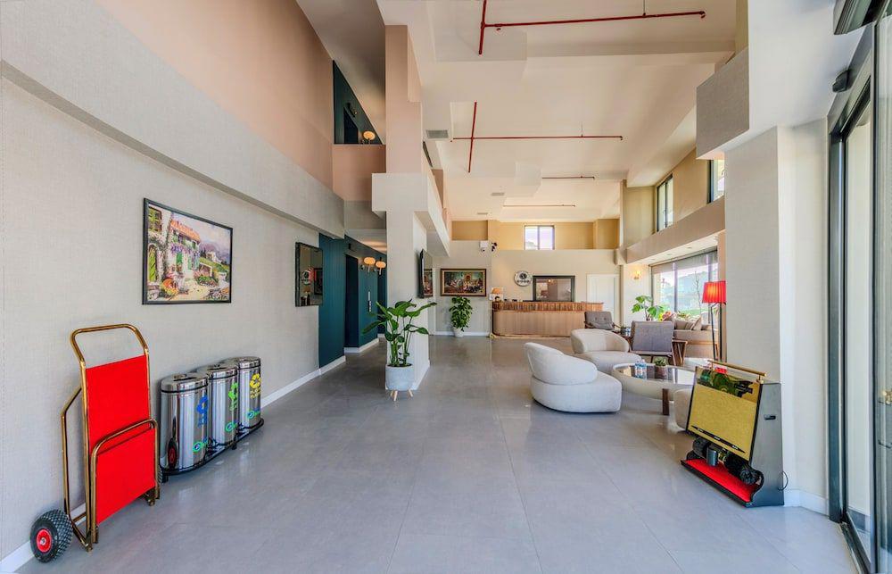 Nenessa Airport Hotel