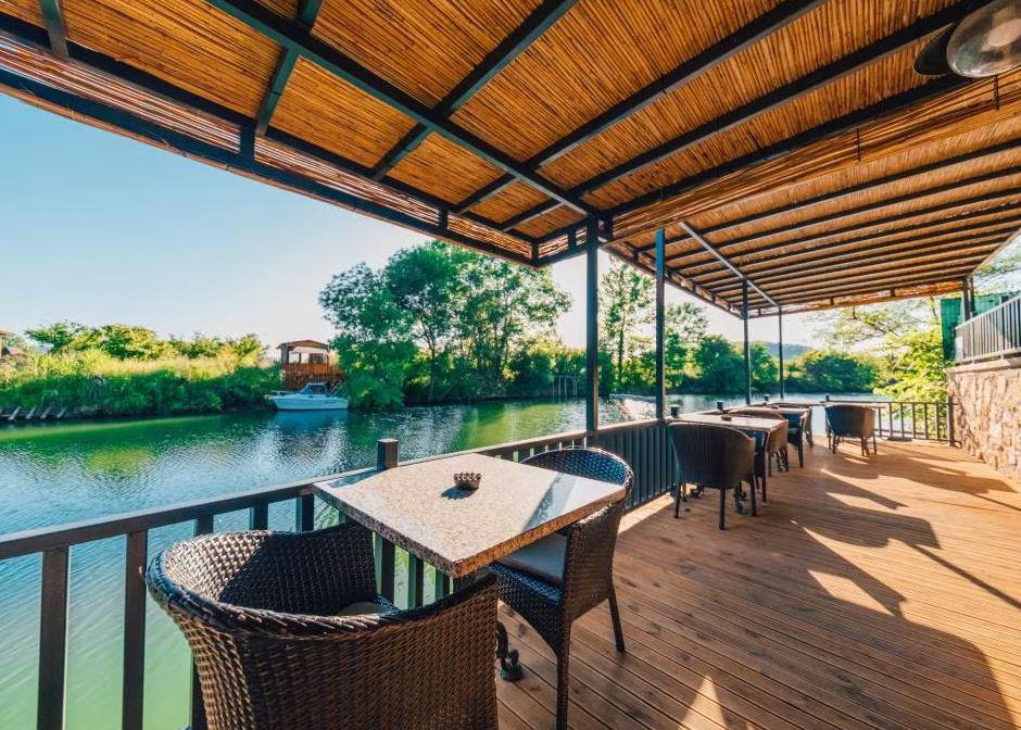 Antik River House