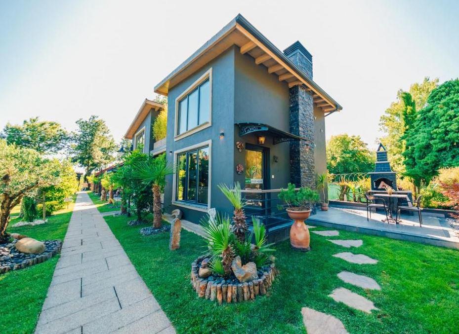 Antik River House