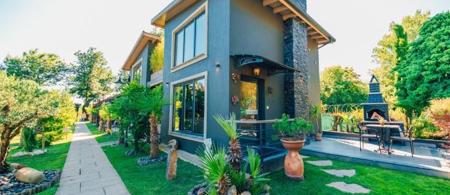Antik River House