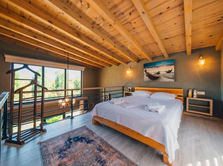 Antik River House