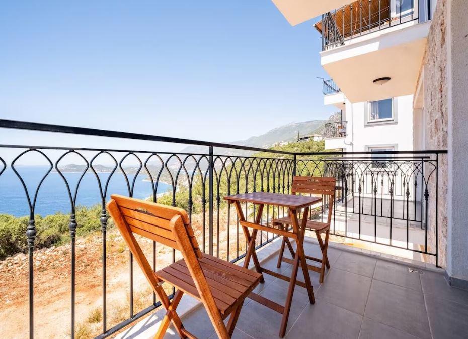 Kaş Eylül Suit Apart