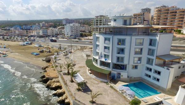Roxo Beach Hotel