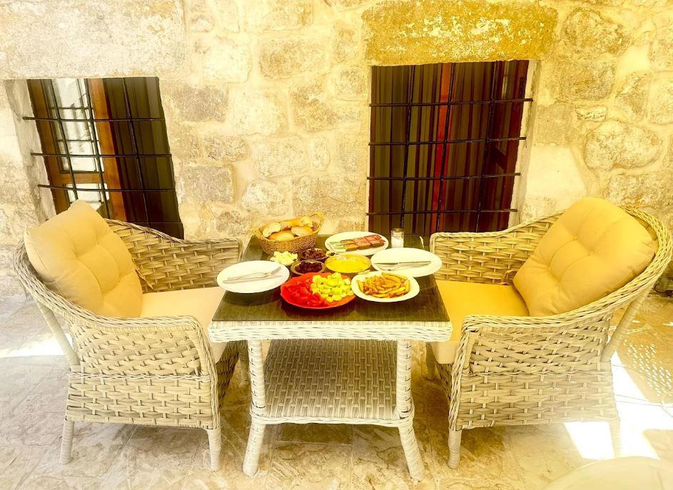 Arev Otel