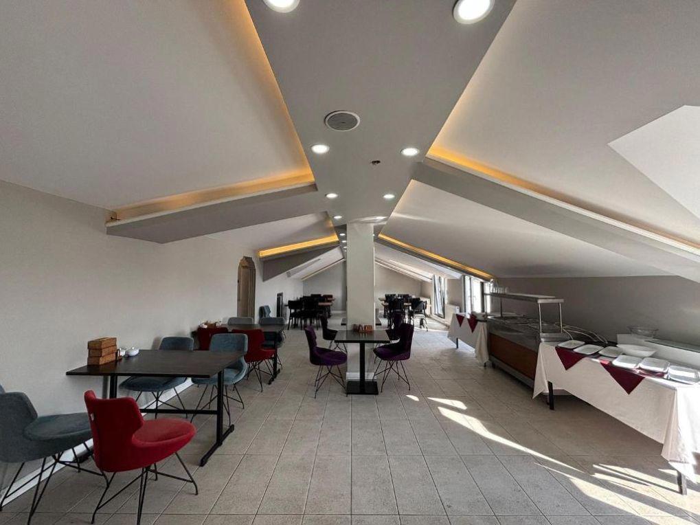 Arena Luxury Hotel Suites