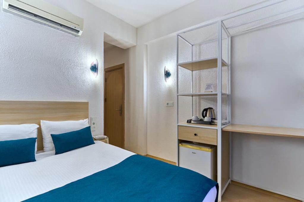 Mia Hill Suites