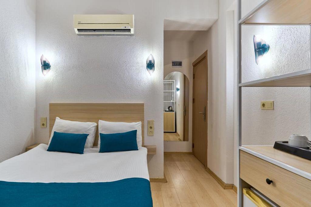 Mia Hill Suites
