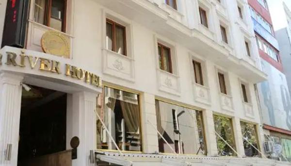 River Hotel