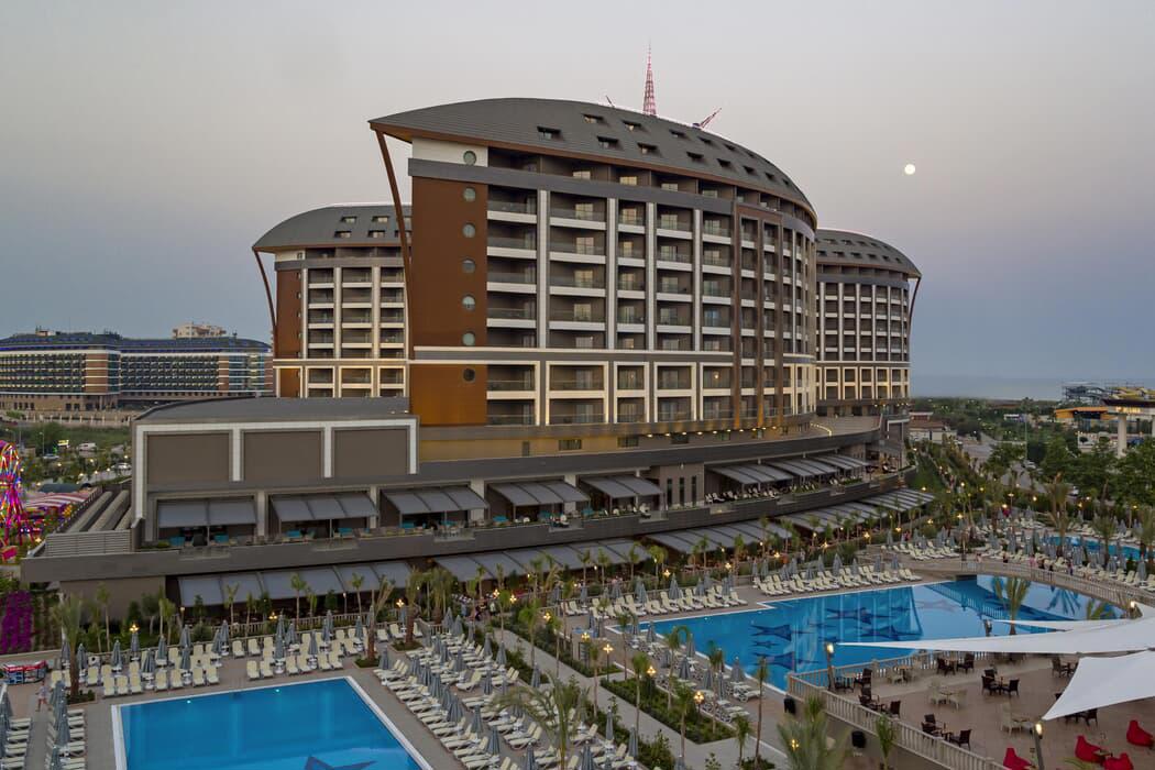 Royal Seginus Hotel