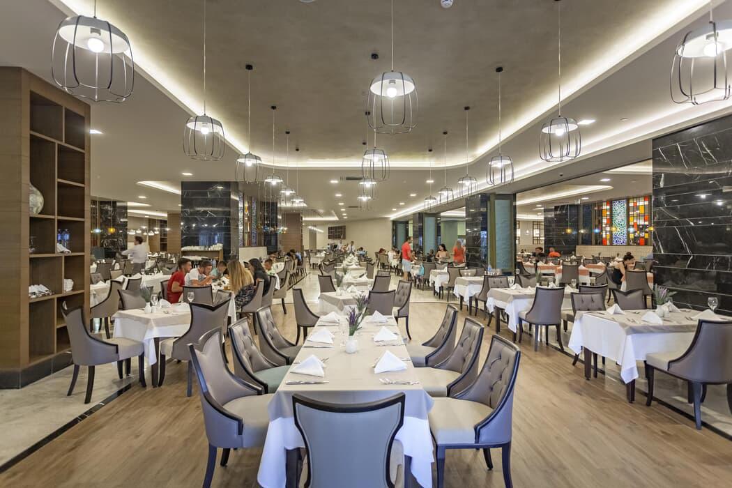 Royal Seginus Hotel
