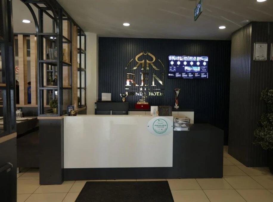 Ren Business Hotel
