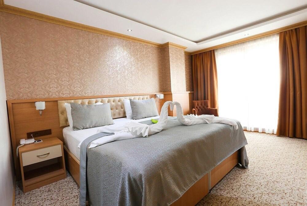 Grand Paşabey Hotel