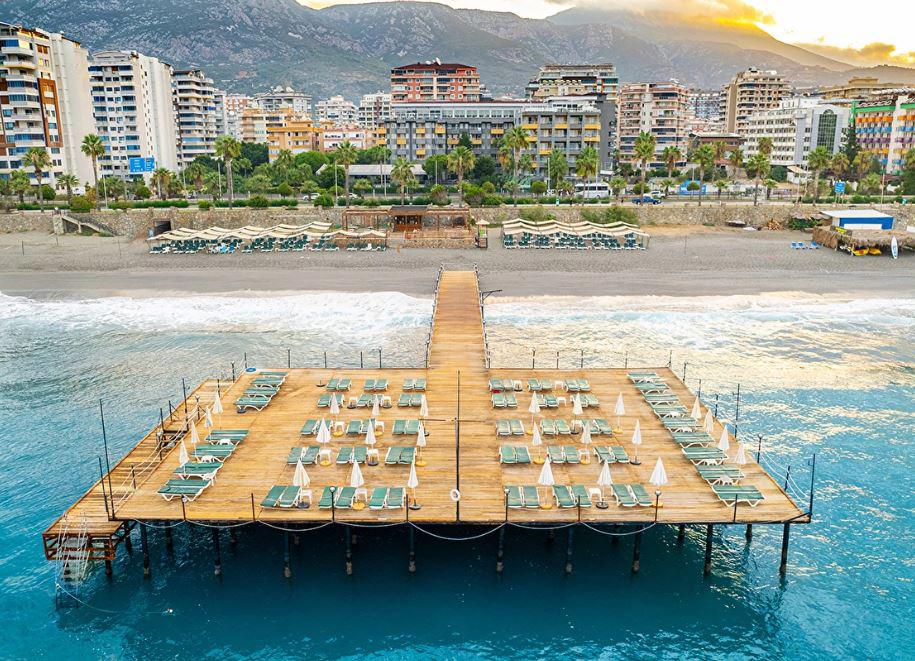 Senza Grand Santana Hotel