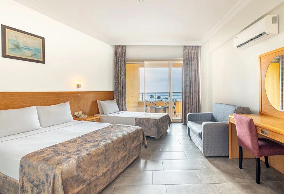 Senza Grand Santana Hotel